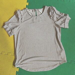 Cap sleeve stretch polka dot shirt. Size small